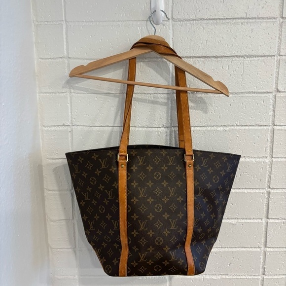 Louis Vuitton lv monogram shopping tote - Picture 4 of 16